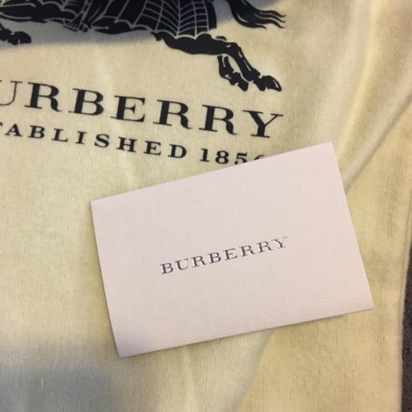 Burberry pumps NWOT - Picture 4 of 8